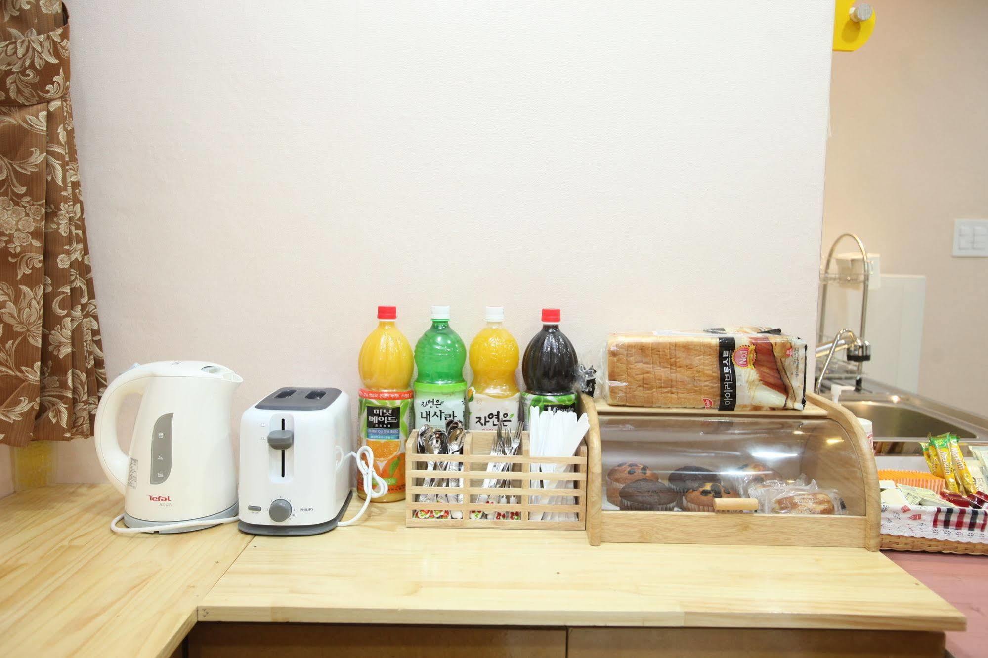 Kukje Myeongdong House Hotel Сеул Екстериор снимка
