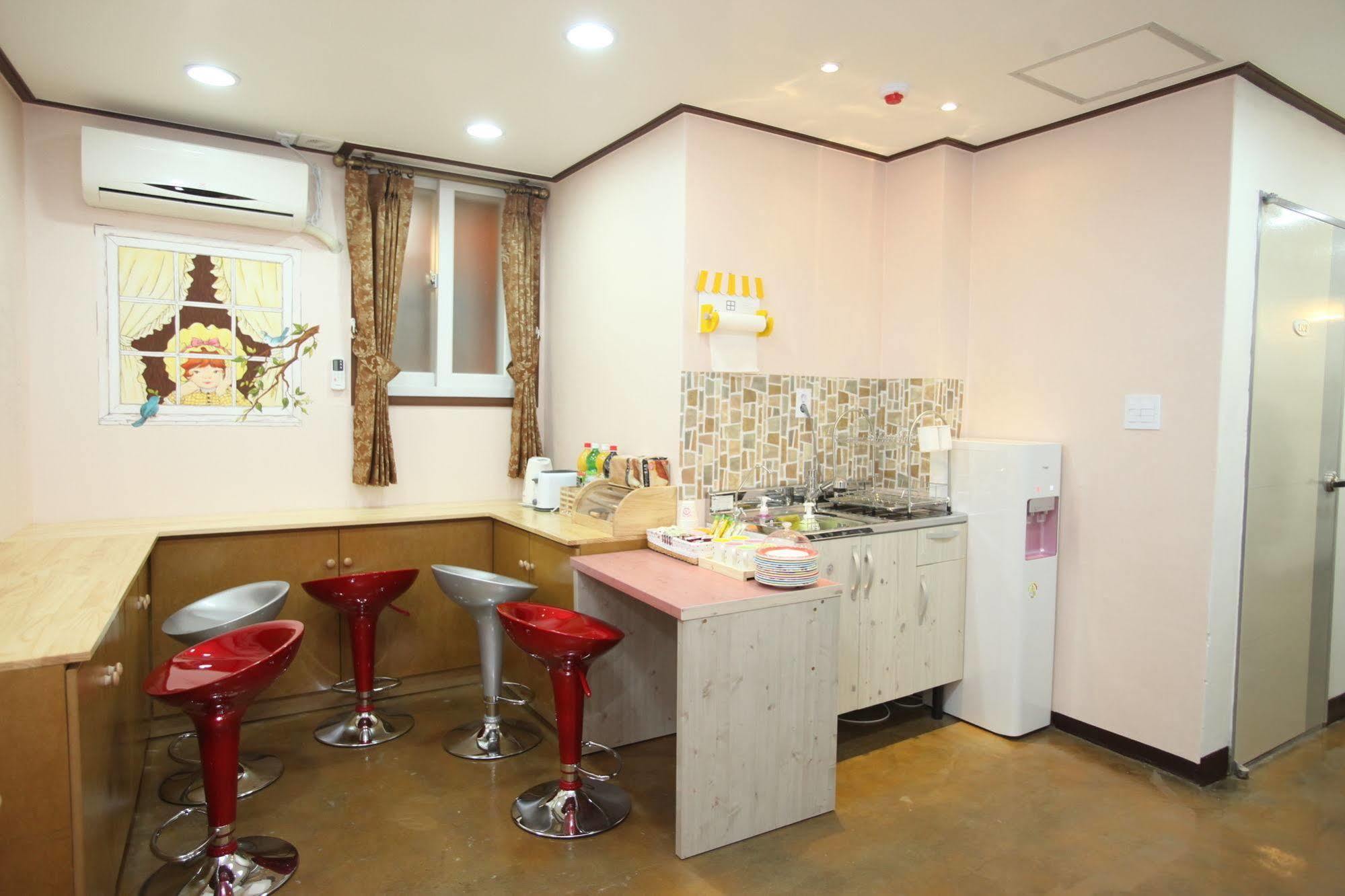 Kukje Myeongdong House Hotel Сеул Екстериор снимка
