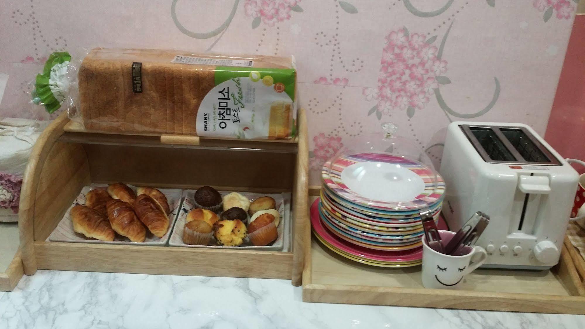 Kukje Myeongdong House Hotel Сеул Екстериор снимка